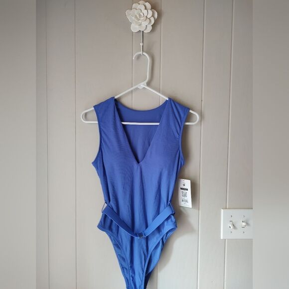 Body Glove Women's Blue V-Neck Belted One Piece Swimsuit Large NWT - Picture 1 of 10